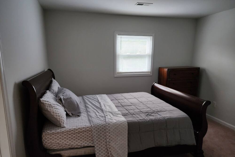 Photo of Bedroom in Triangle