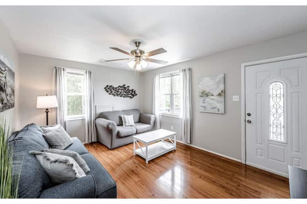 Photo of Livingroom in Midlothian