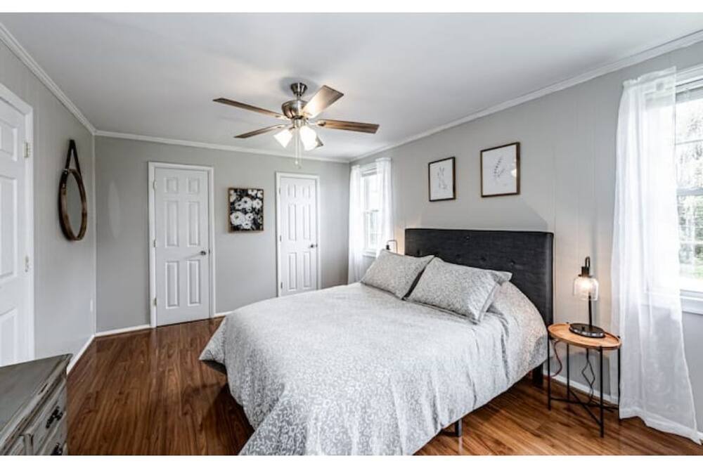 Photo of Bedroom in Midlothian
