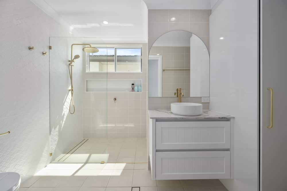 Photo of Bathroom in Woolgoolga
