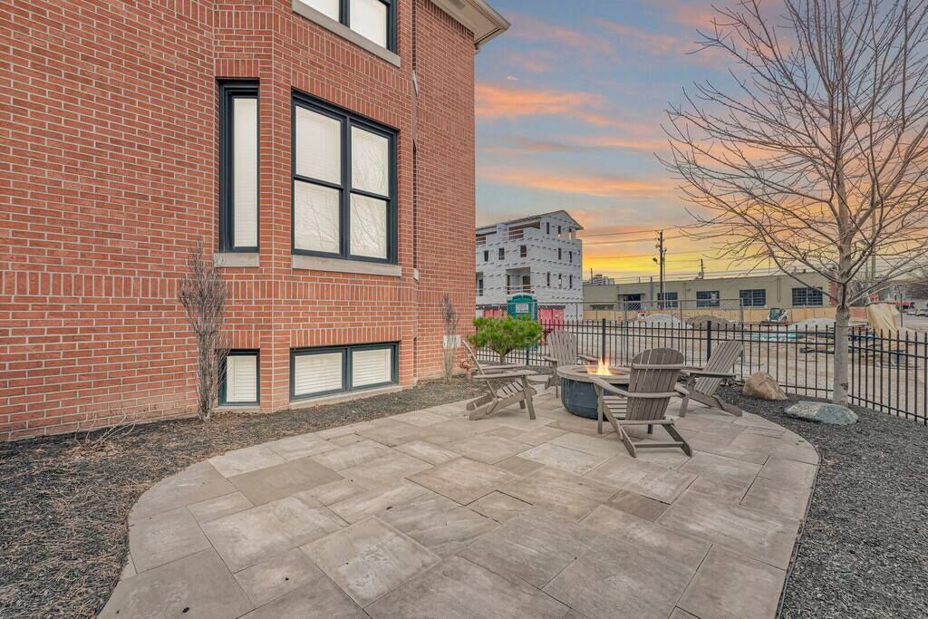 Photo of Patio Balcony in Lockerbie Square