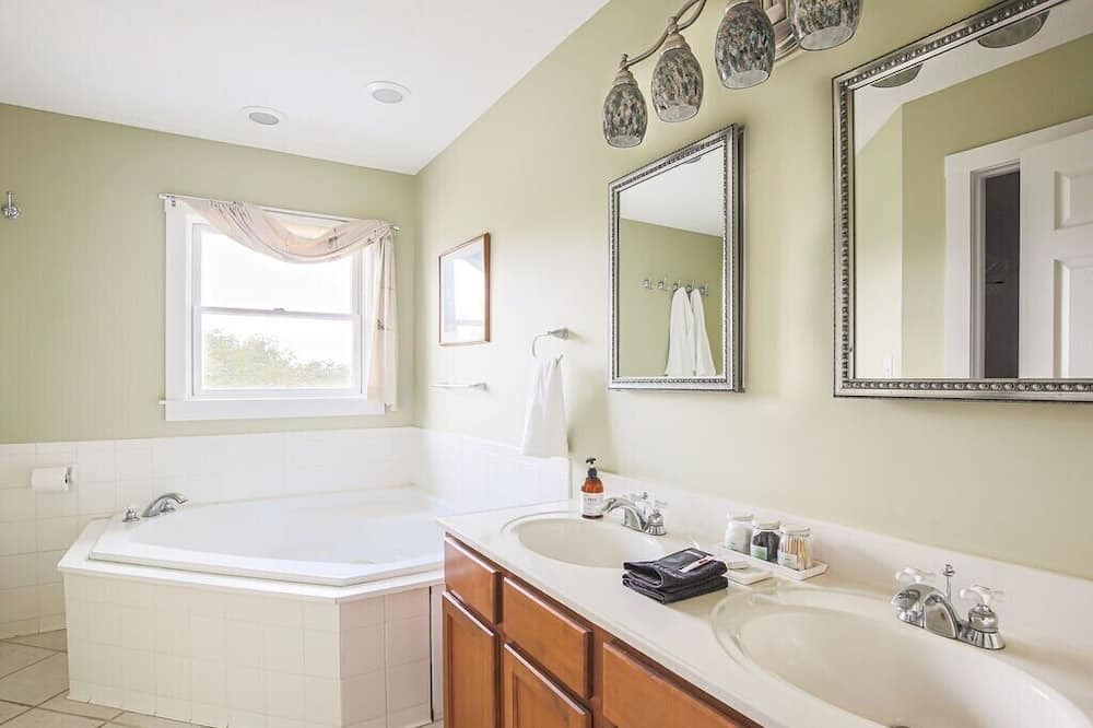 Photo of Bathroom in Staunton