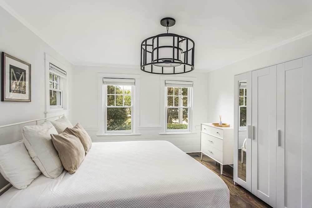 Photo of Bedroom in Bellport