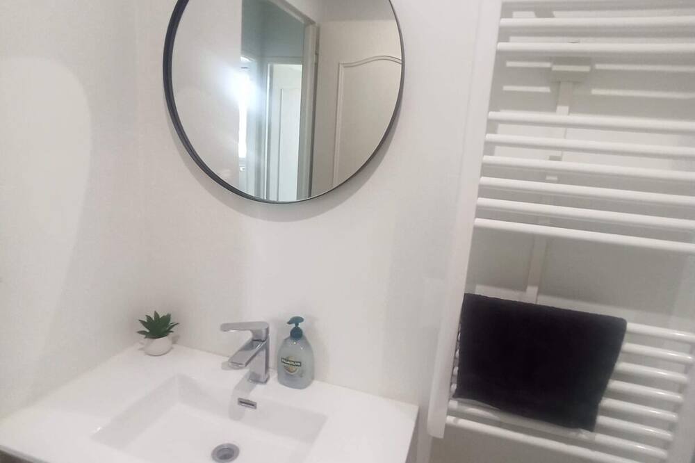 Photo of Bathroom in Valence