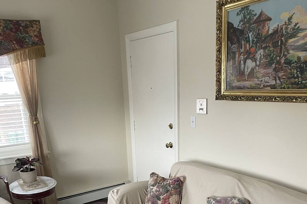 Photo of Livingroom in Watertown