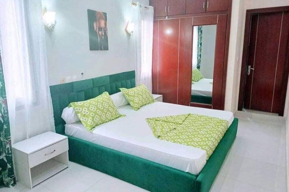 Photo of Bedroom in Pointe-Noire