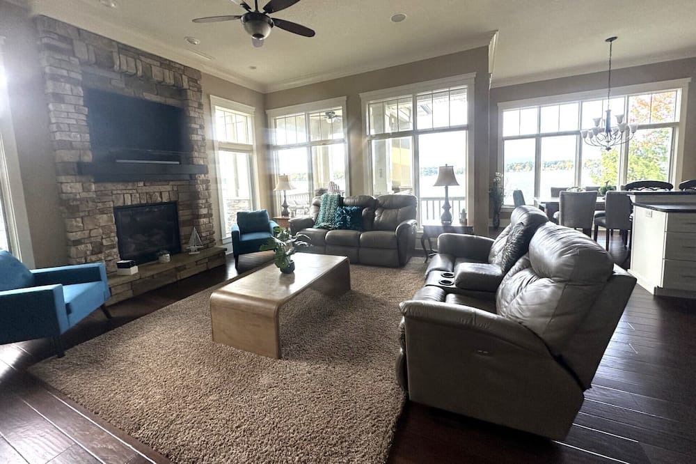 Photo of Livingroom in Angola