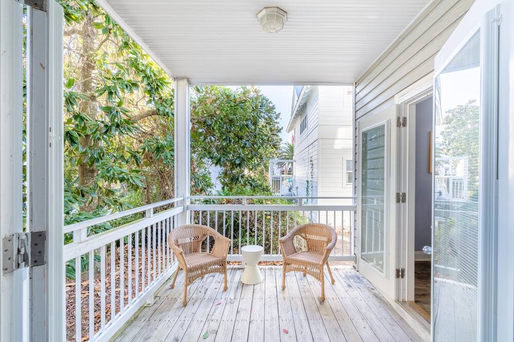 Photo of Patio Balcony in Crystal Shores