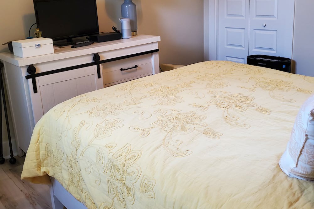 Photo of Bedroom in Summer Village
