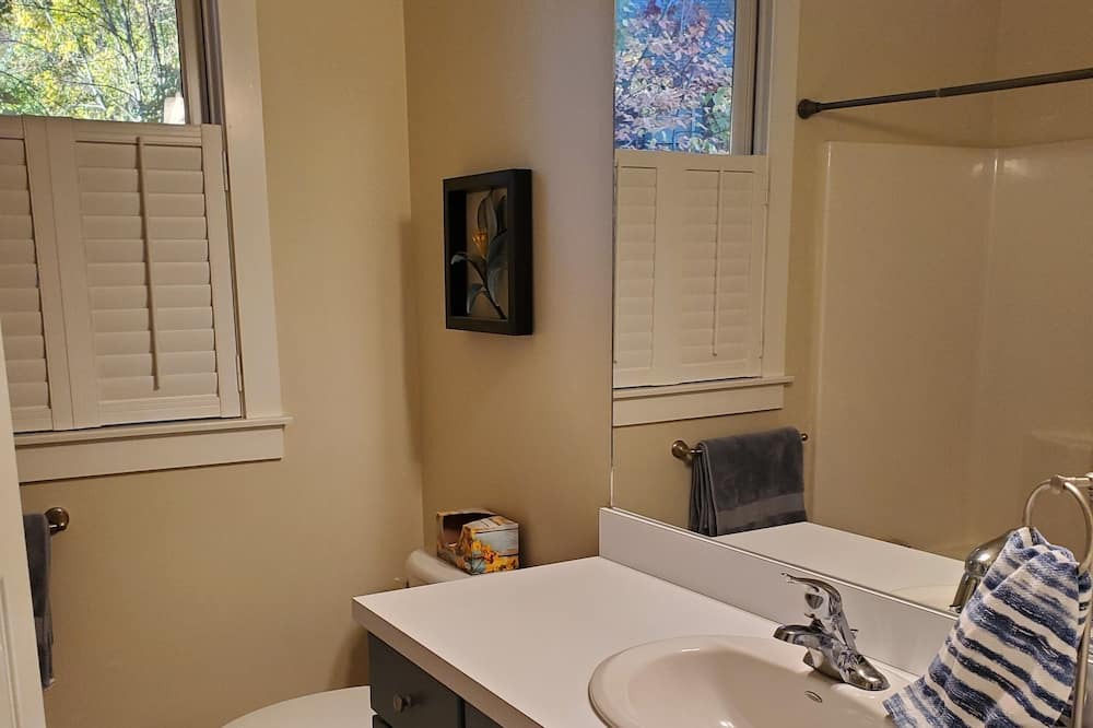 Photo of Bathroom in Summer Village