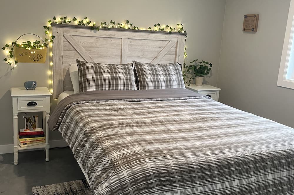 Photo of Bedroom in Rensselaer