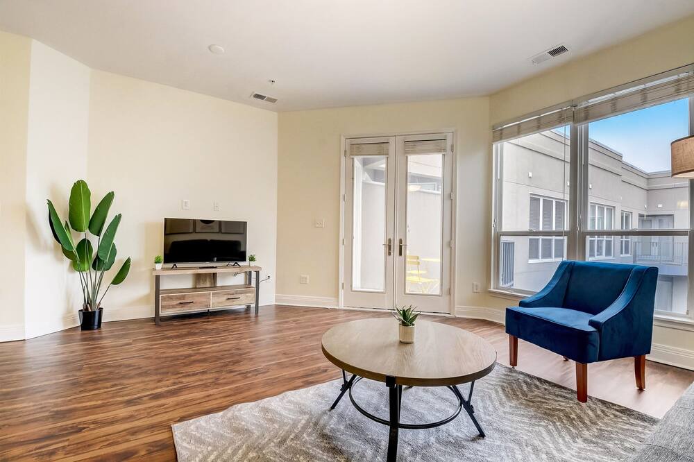 Photo of Livingroom in Lockerbie Square