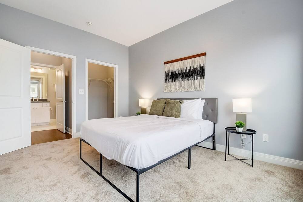Photo of Bedroom in Lockerbie Square