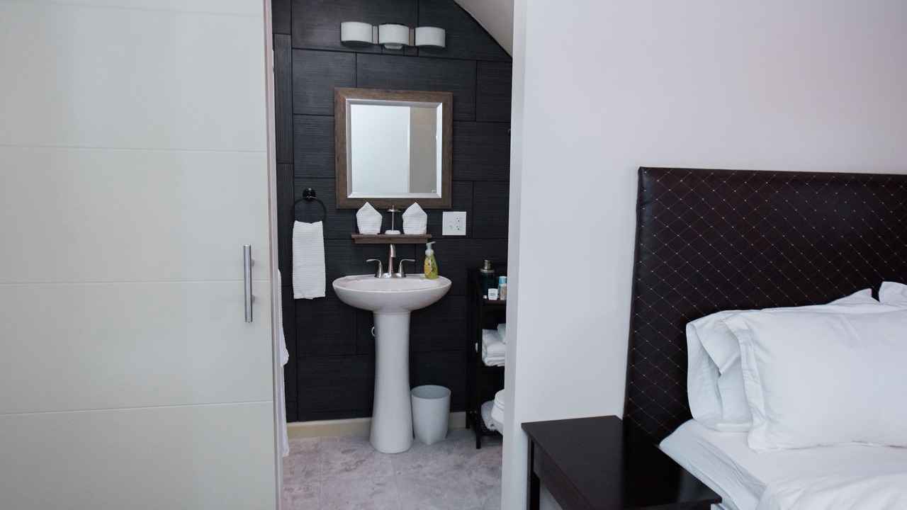 Photo of Bathroom in Niagara Falls
