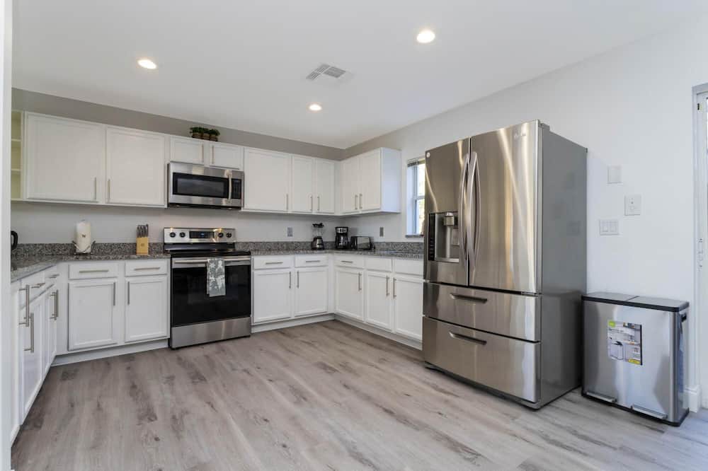 Photo of Kitchen in Lake Wilson Preserve