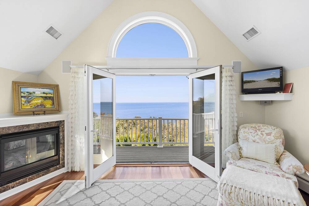 Photo of Patio Balcony in Baiting Hollow