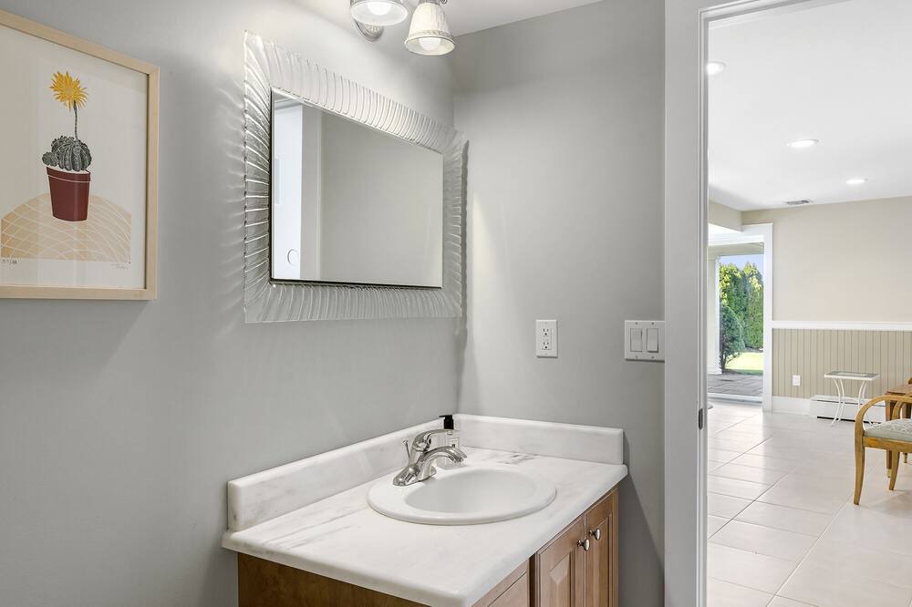 Photo of Bathroom in Baiting Hollow