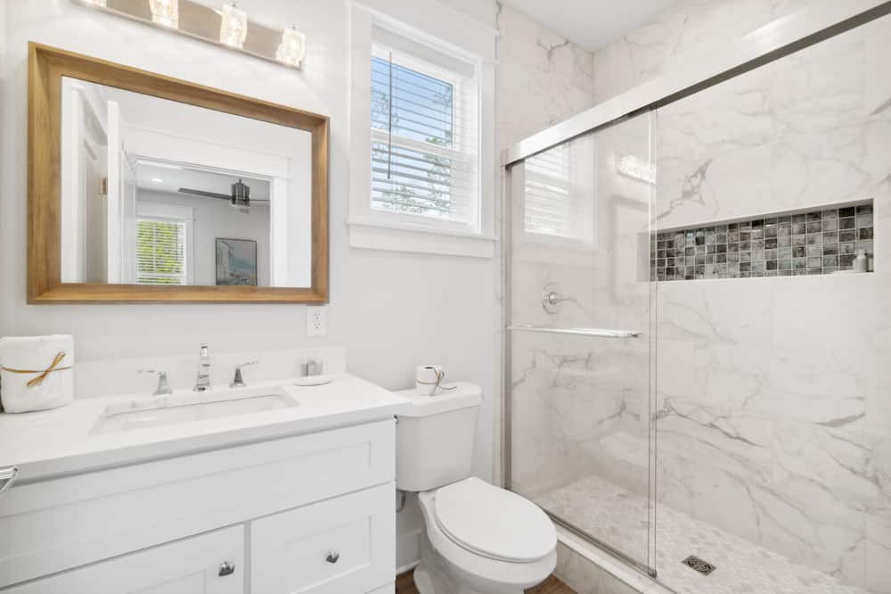 Photo of Bathroom in Treetop