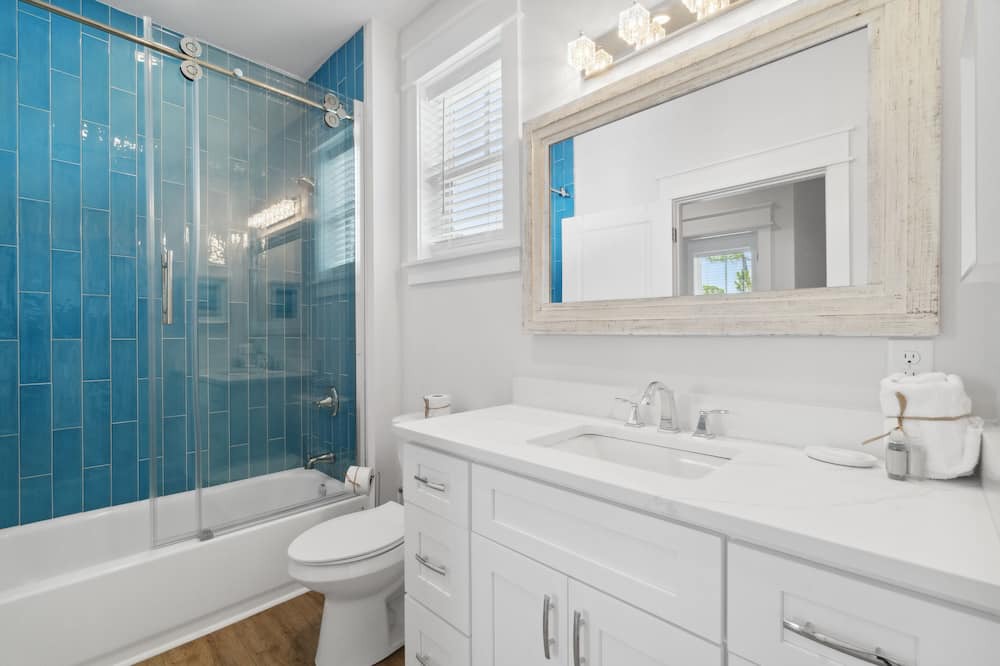 Photo of Bathroom in Treetop