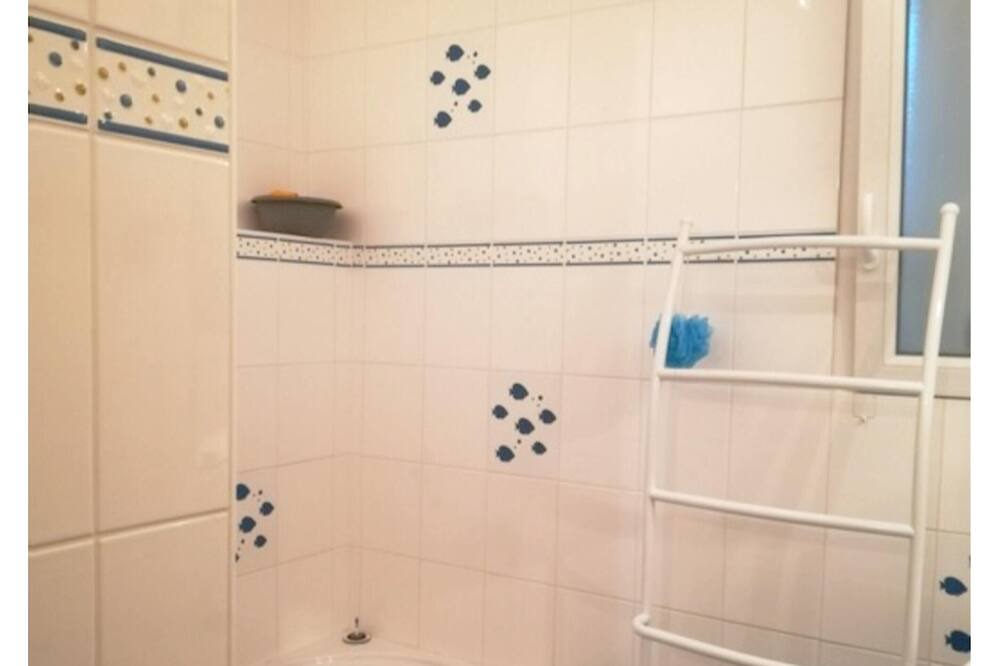 Photo of Bathroom in Matignon