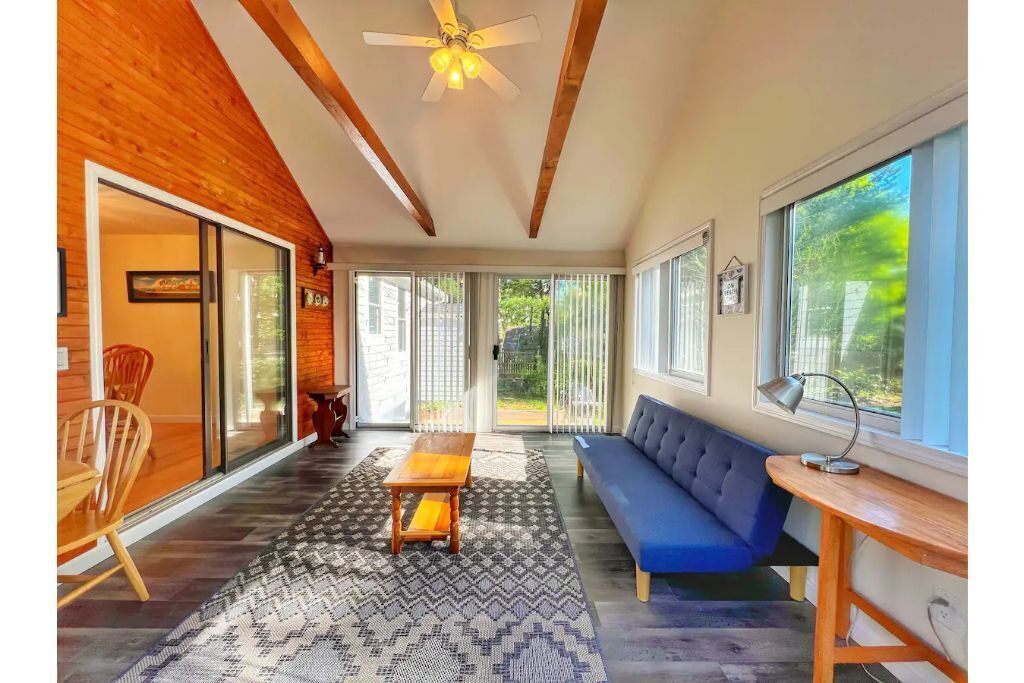 Photo of Livingroom in Centerville