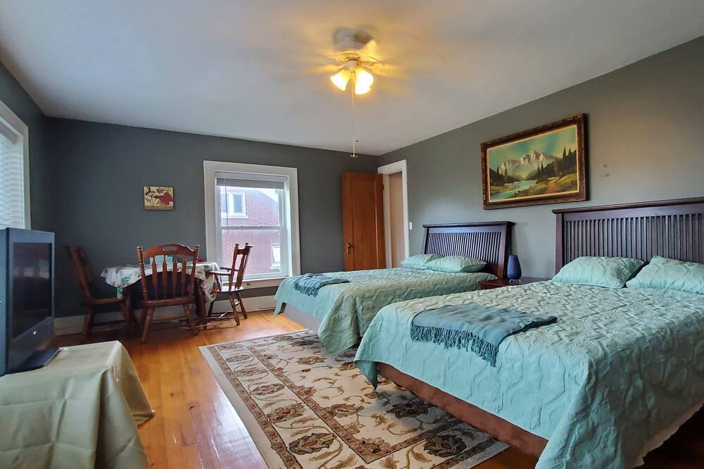 Photo of Bedroom in Oswego