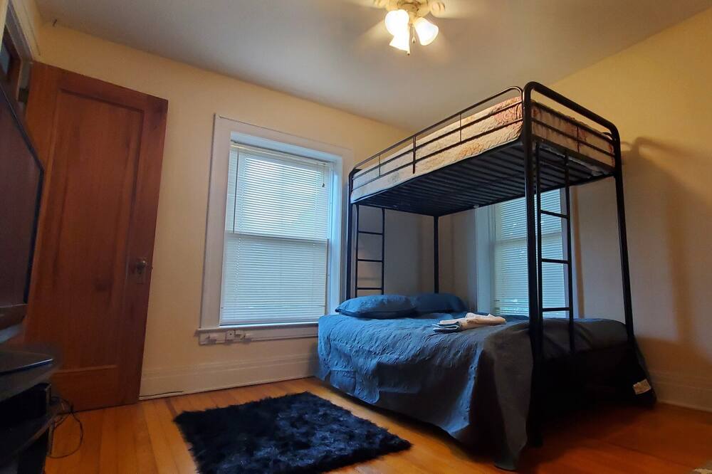 Photo of Bedroom in Oswego
