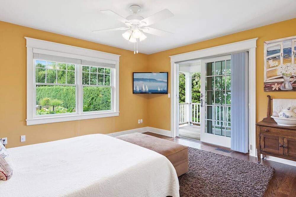Photo of Bedroom in Westhampton