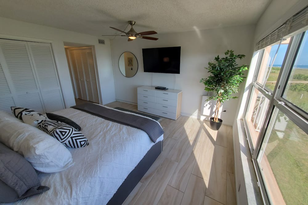 Photo of Bedroom in Cocoa Isles