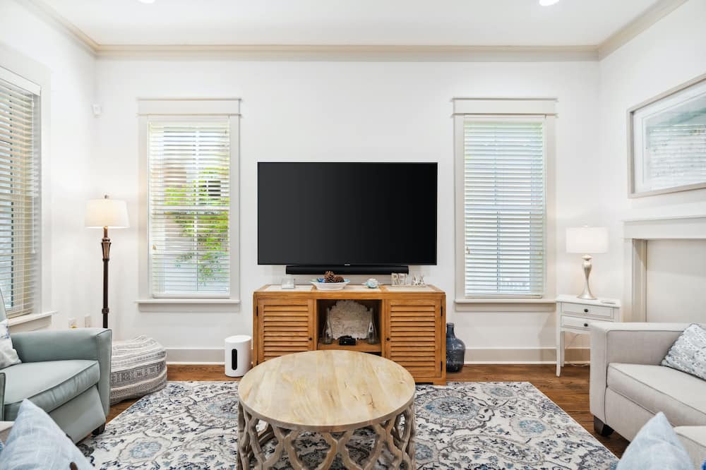 Photo of Livingroom in WaterSound West Beach