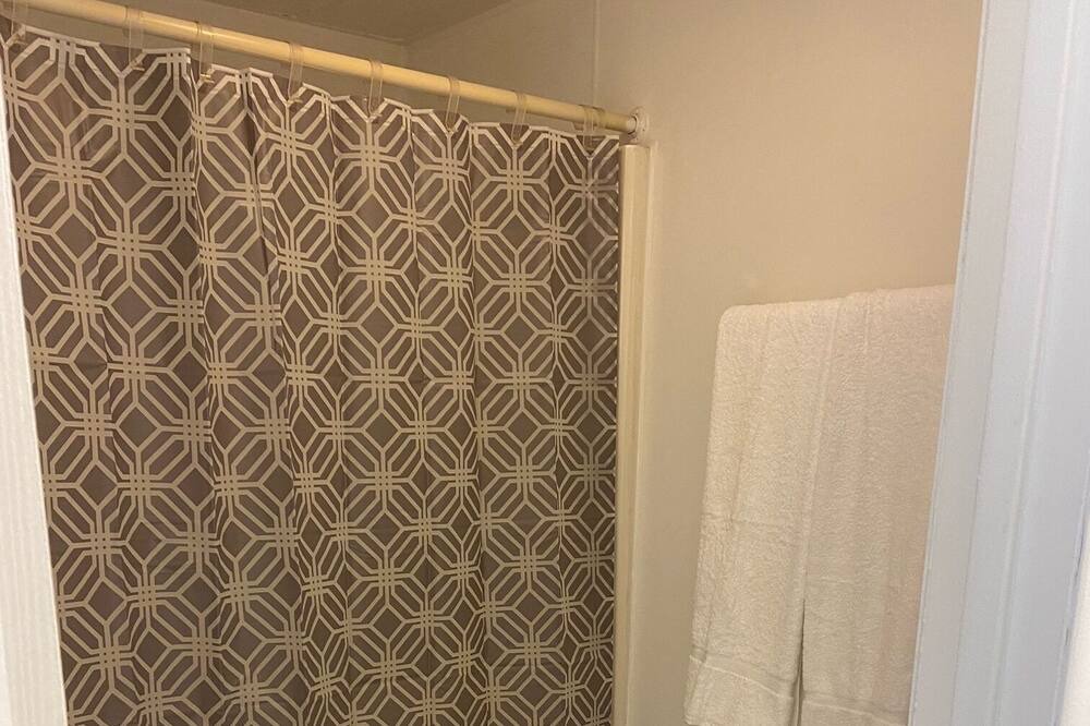 Photo of Bathroom in Haysi