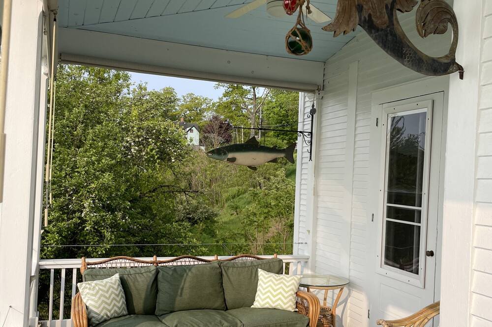 Photo of Patio Balcony in Port Henry