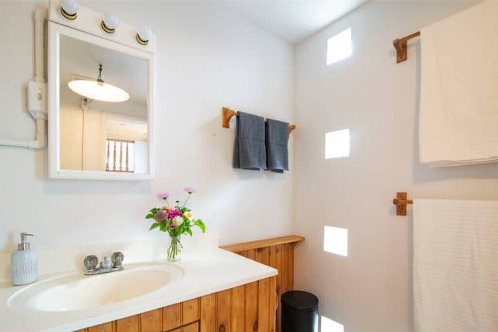 Photo of Bathroom in Lodi