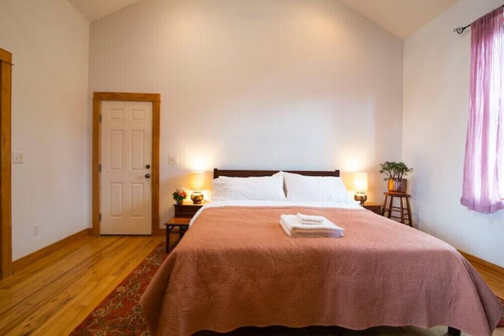 Photo of Bedroom in Lodi