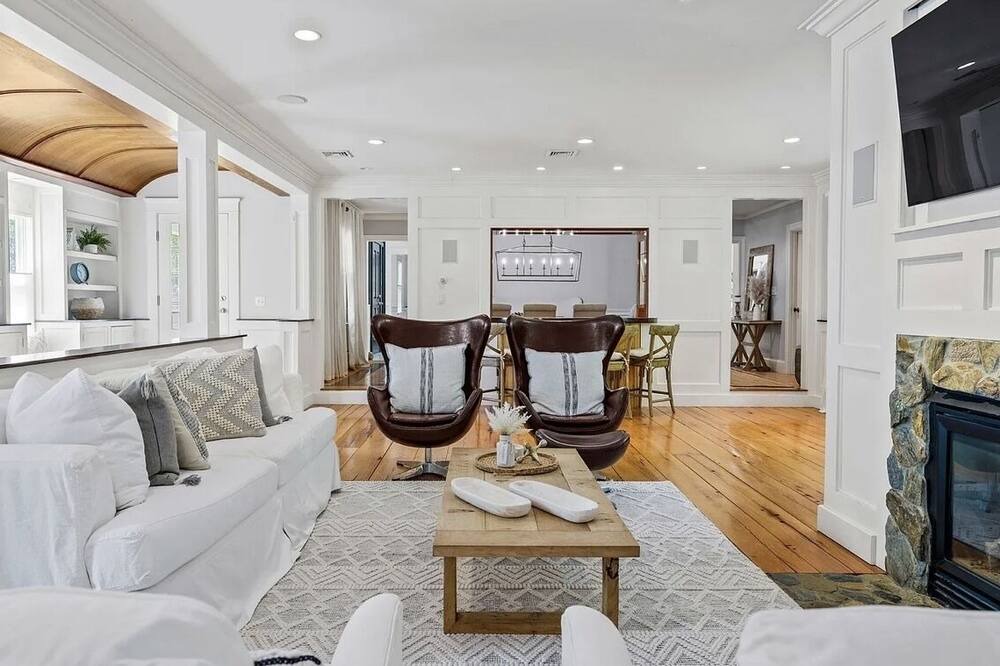 Photo of Livingroom in West Barnstable