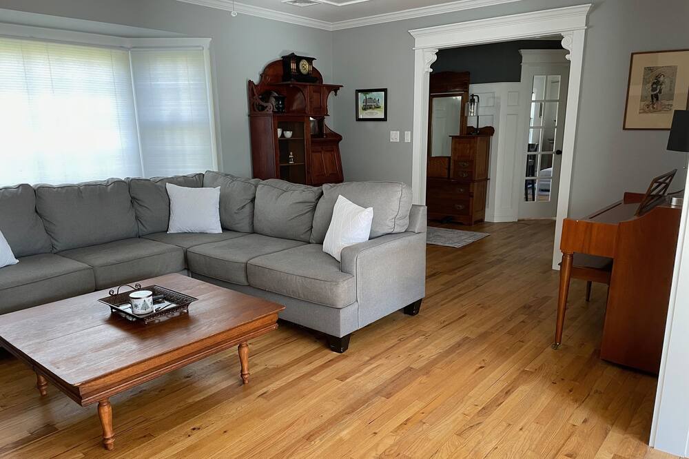 Photo of Livingroom in Wading River