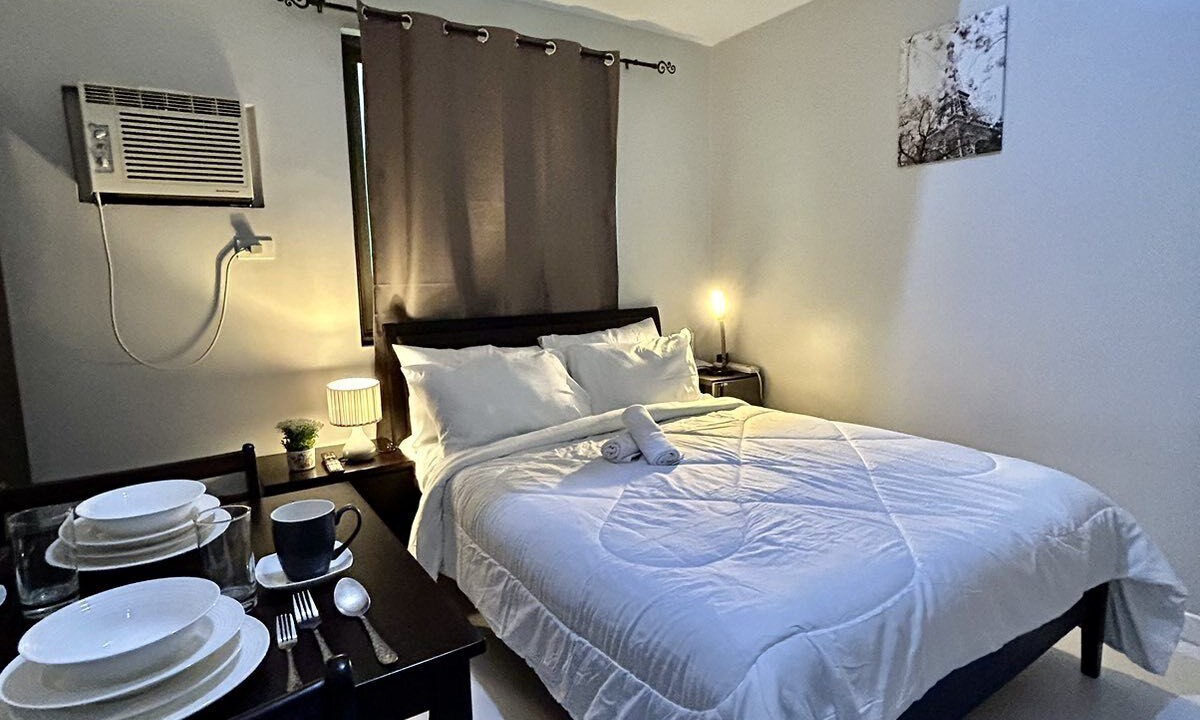 Photo of Bedroom in Legazpi Village