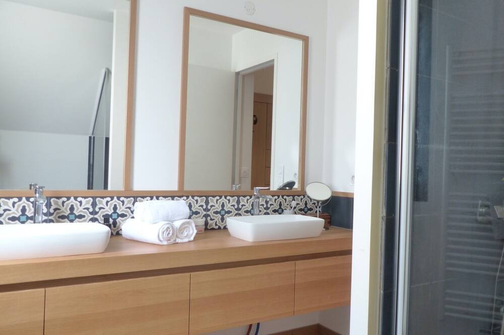 Photo of Bathroom in Port de St Goustan