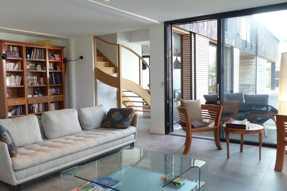 Photo of Livingroom in Port de St Goustan