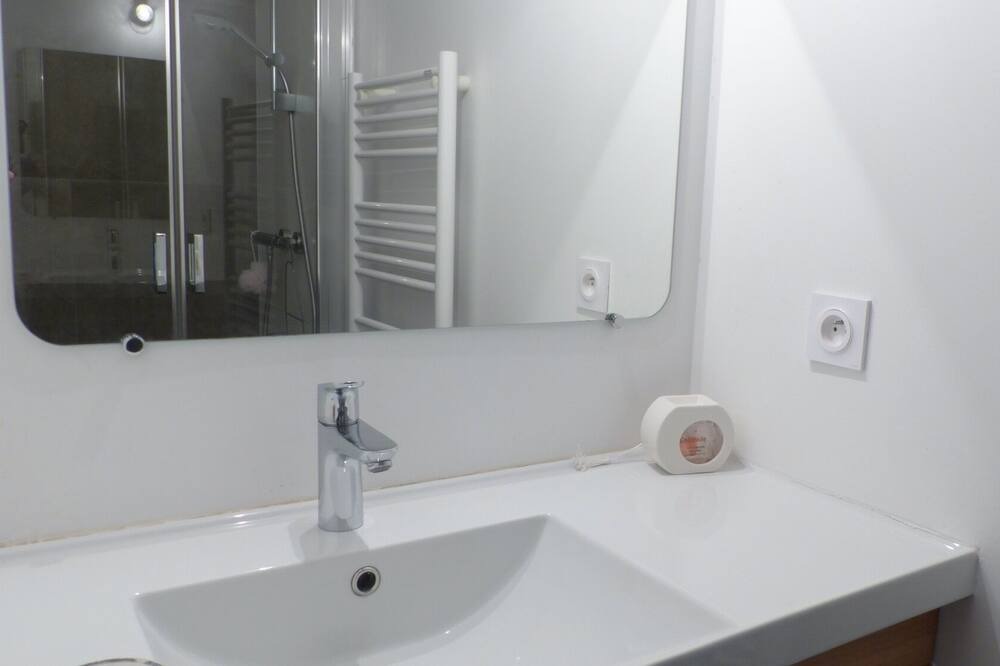 Photo of Bathroom in Port de St Goustan