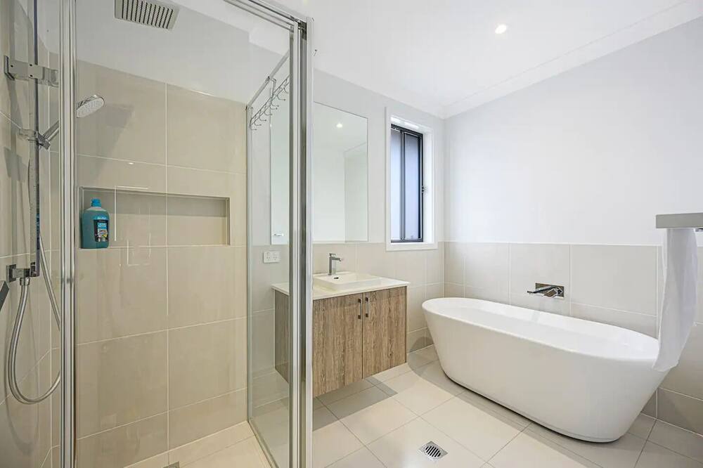 Photo of Bathroom in Colebee