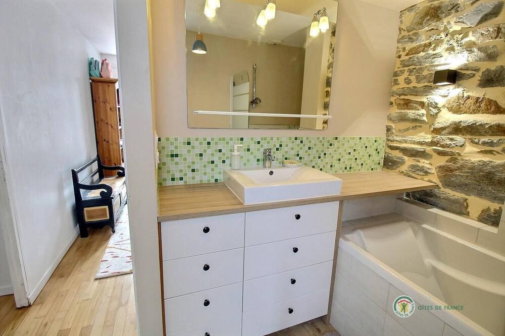 Photo of Bathroom in Matignon