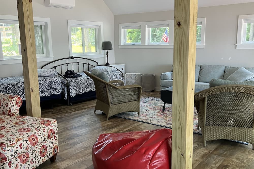 Photo of Bedroom in West Addison