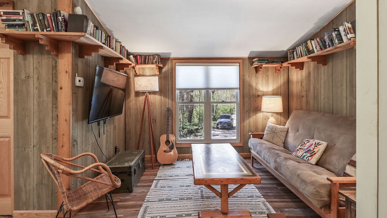 Photo of Livingroom in Wheeler