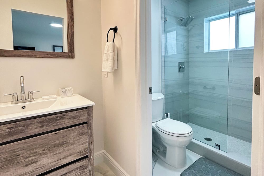 Photo of Bathroom in Palmetto Estates