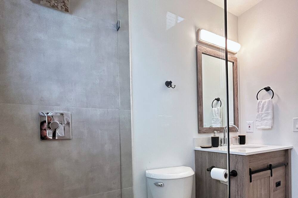 Photo of Bathroom in Palmetto Estates