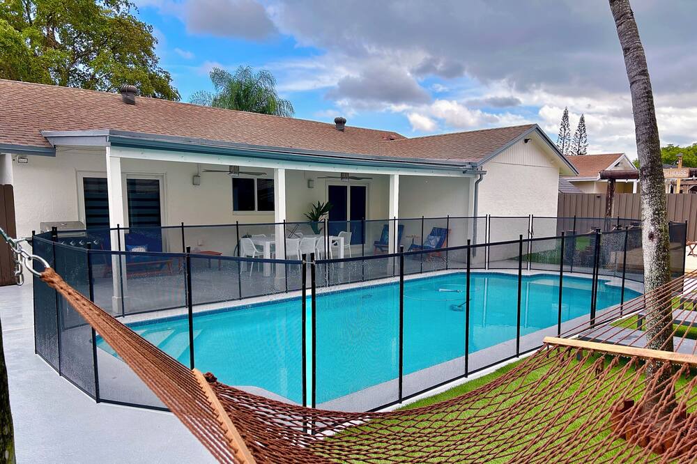 Photo of Outdoor in Palmetto Estates