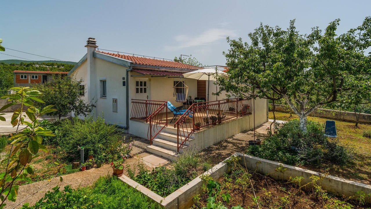 Photo of Buildings in Srijane