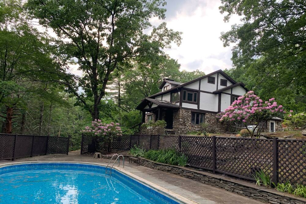 Photo of Outdoor in Woodstock