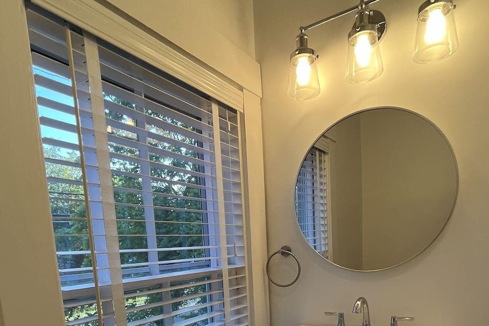 Photo of Bathroom in Yarmouth Port